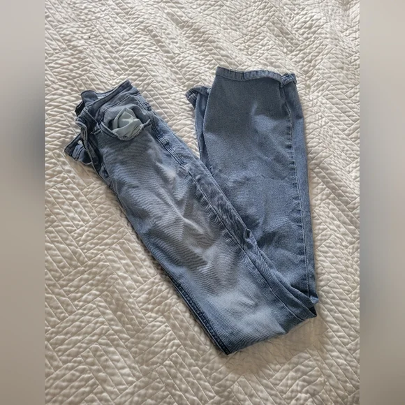 Kut from the Kloth Low Rise Bootcut Jeans Light Wash Stretch Denim Size 24 Y2K - Picture 3 of 7